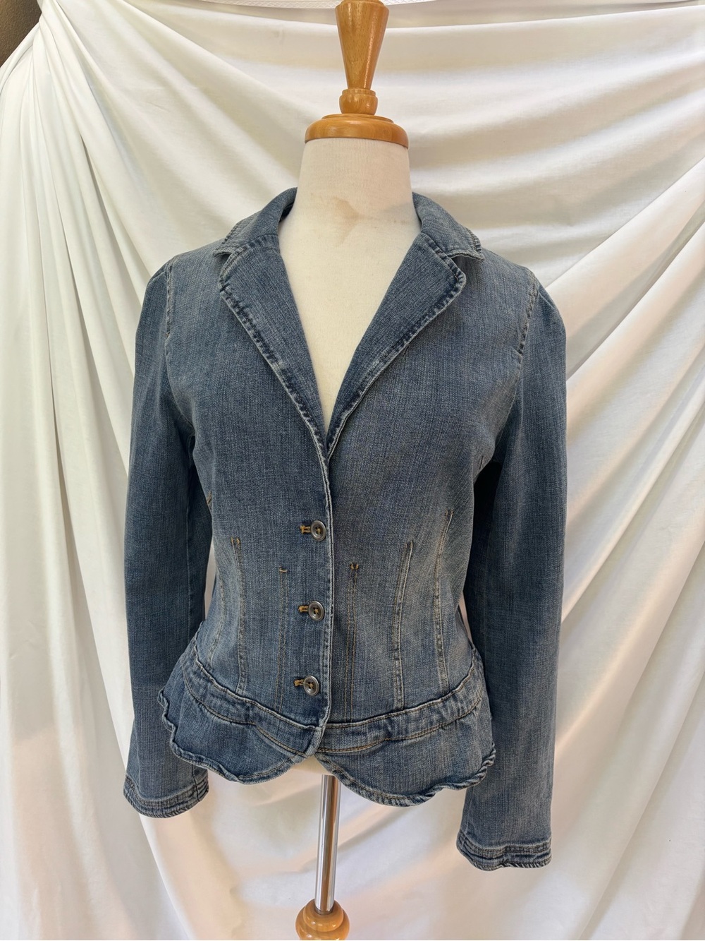 Pilcro Anthropologie Fit n Flare Ruffle Hem Denim Jean Jacket L
